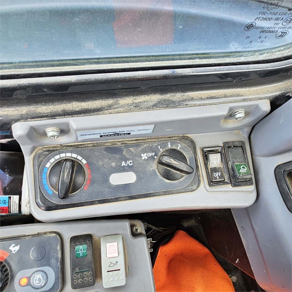 abd27ed5-65aa-43c6-9731-4fc8bfef6eed_largesize kubota kx057 4 5t7 1 795 h 2019