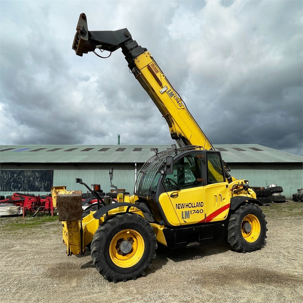 ac856861-49a1-4a12-8e15-a7aa026b99f7_largesize new holland lm 1740 – 17 m – 5 200 h – 2003