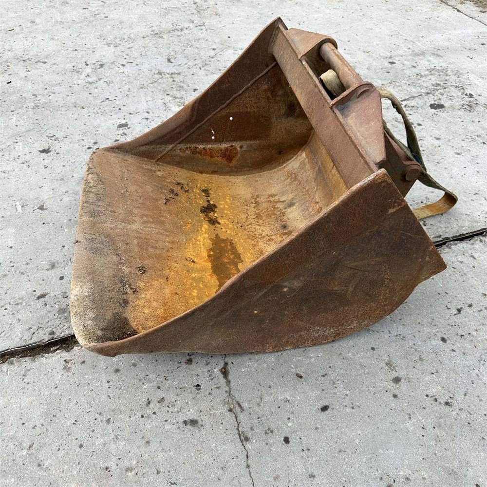 ae2ce27d-8919-4feb-b5f2-00d32e951096_largesize komatsu pc88mr 8 8t8 5 250 h 2014