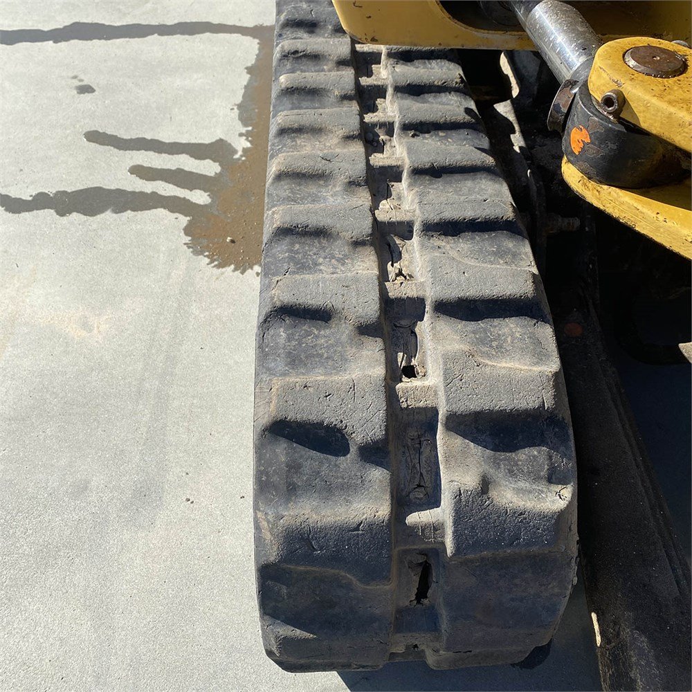 b021b464-266b-4e51-a475-1becbeac82d0_largesize caterpillar 302.2d – 2t2 – 5 415 h – 2013