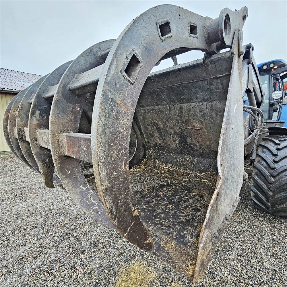 b356147d-764c-4acb-adc1-43b588023e85_largesize new holland t7.175 e1 – 155 ch – 2018 – 4 658 h