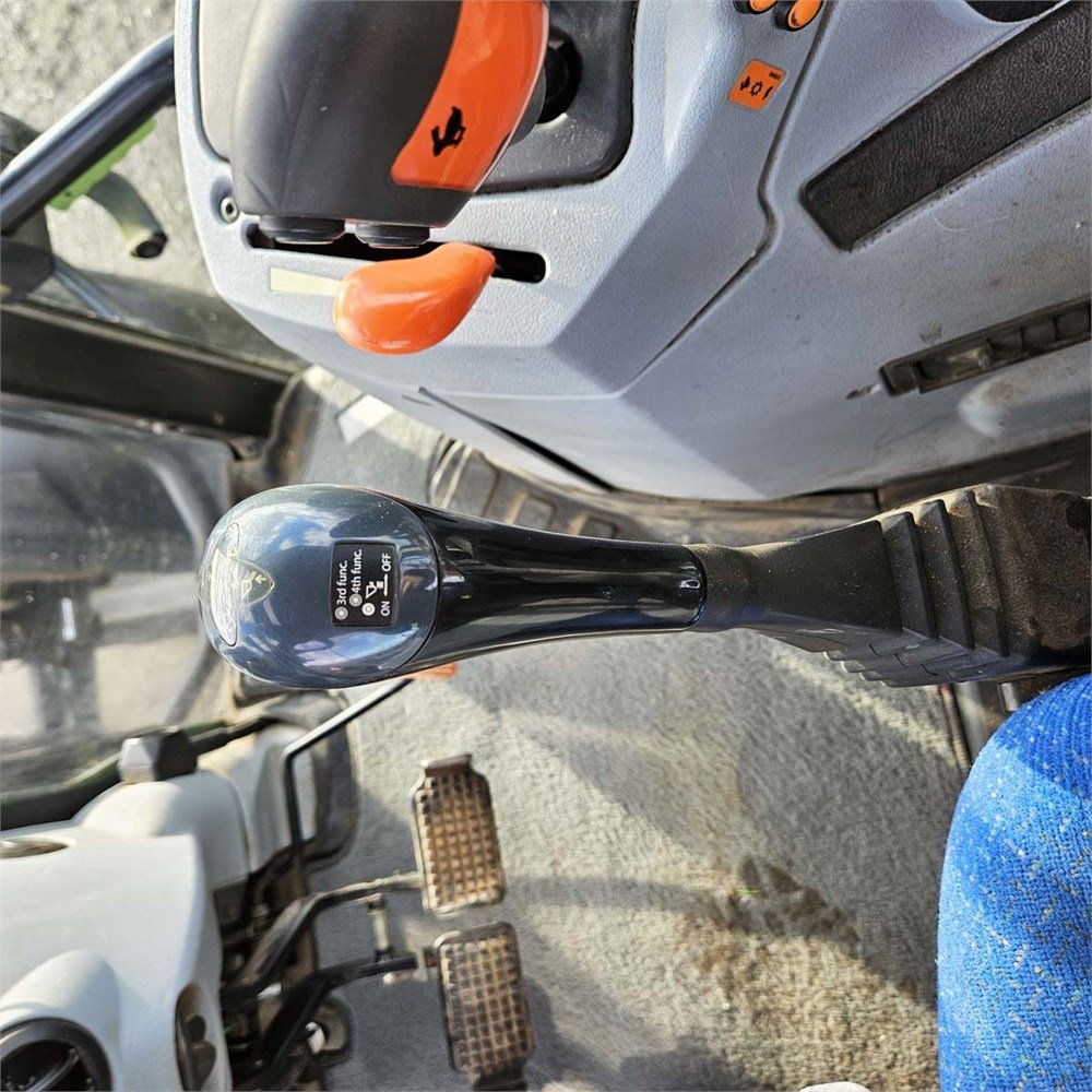 b35652b6-bb36-491b-b33b-ed14d1f5e8c5_largesize new holland t6020 – 112 ch – 2010 – 2612 h