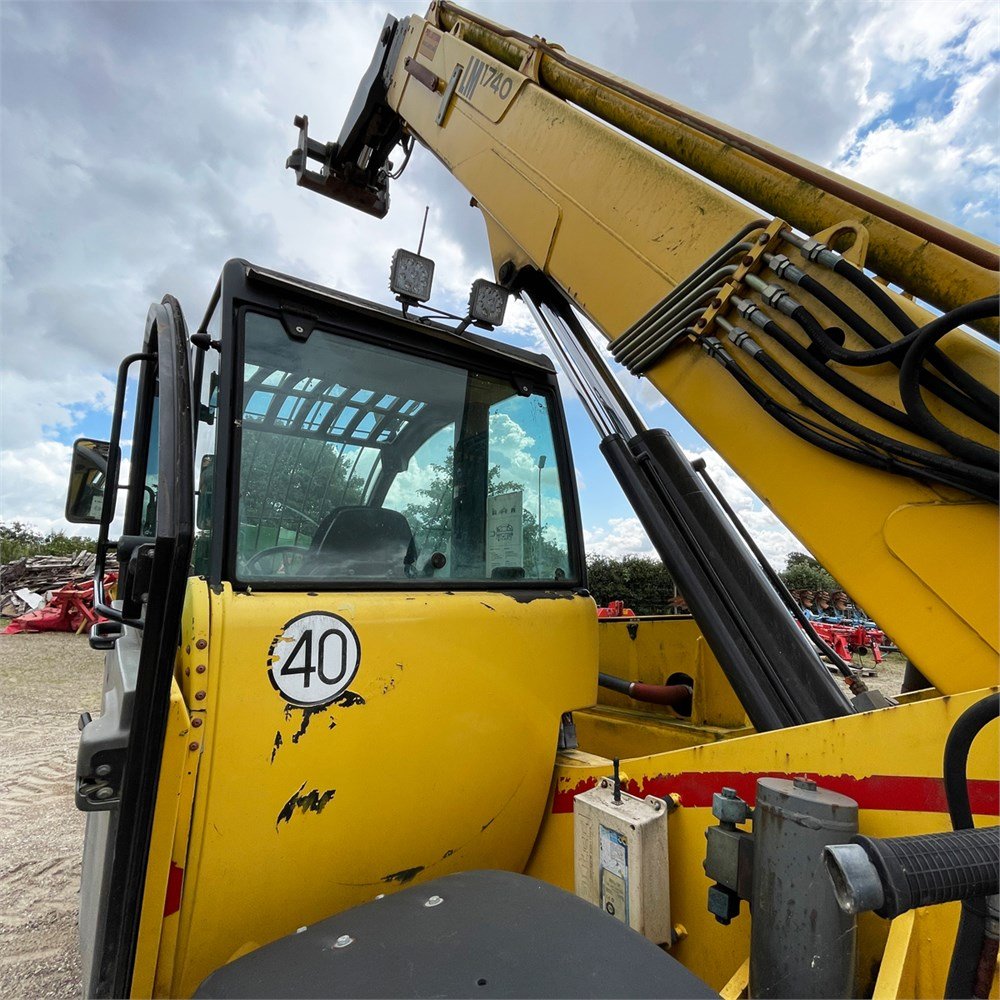 b43d0f14-f00d-401f-b70a-0362cf1f5a23_largesize new holland lm 1740 – 17 m – 5 200 h – 2003