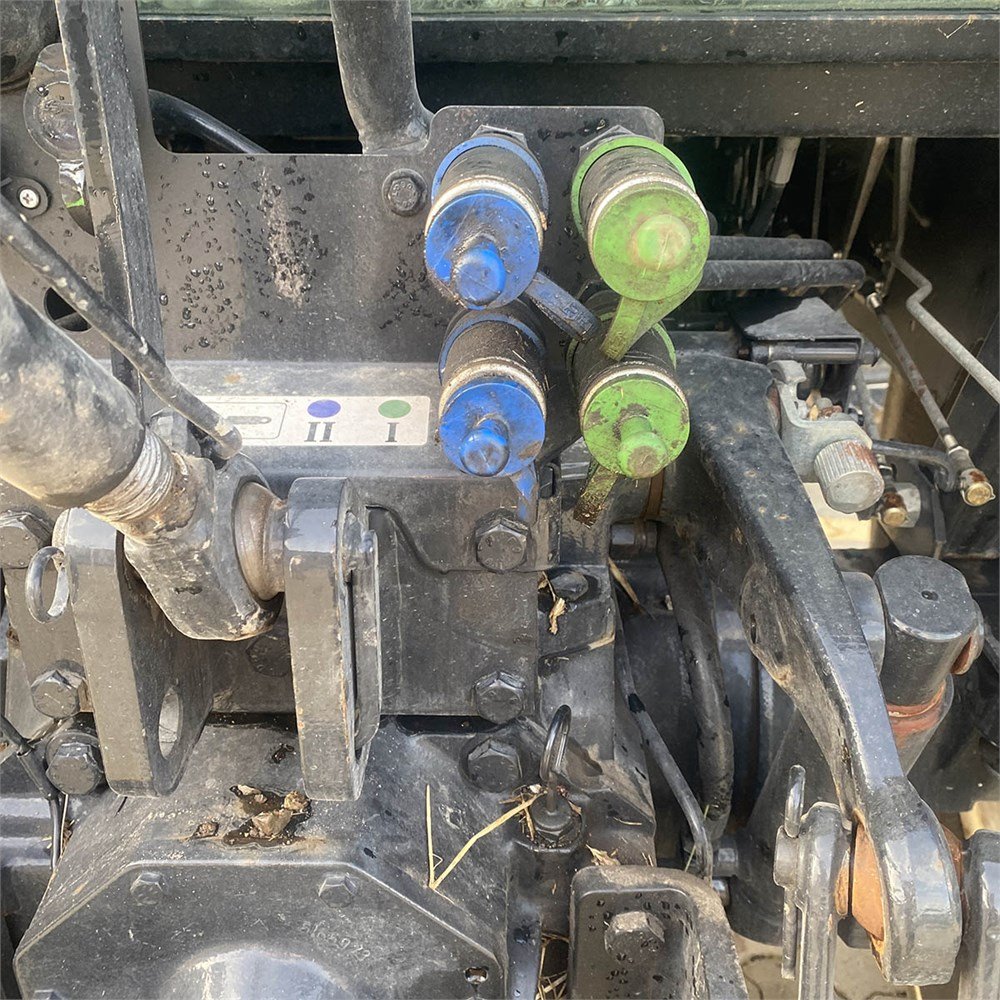 b453a484-50ad-416b-a069-889f55a16ddd_largesize new holland t 5070 – 115 ch – 2010 – 273 h