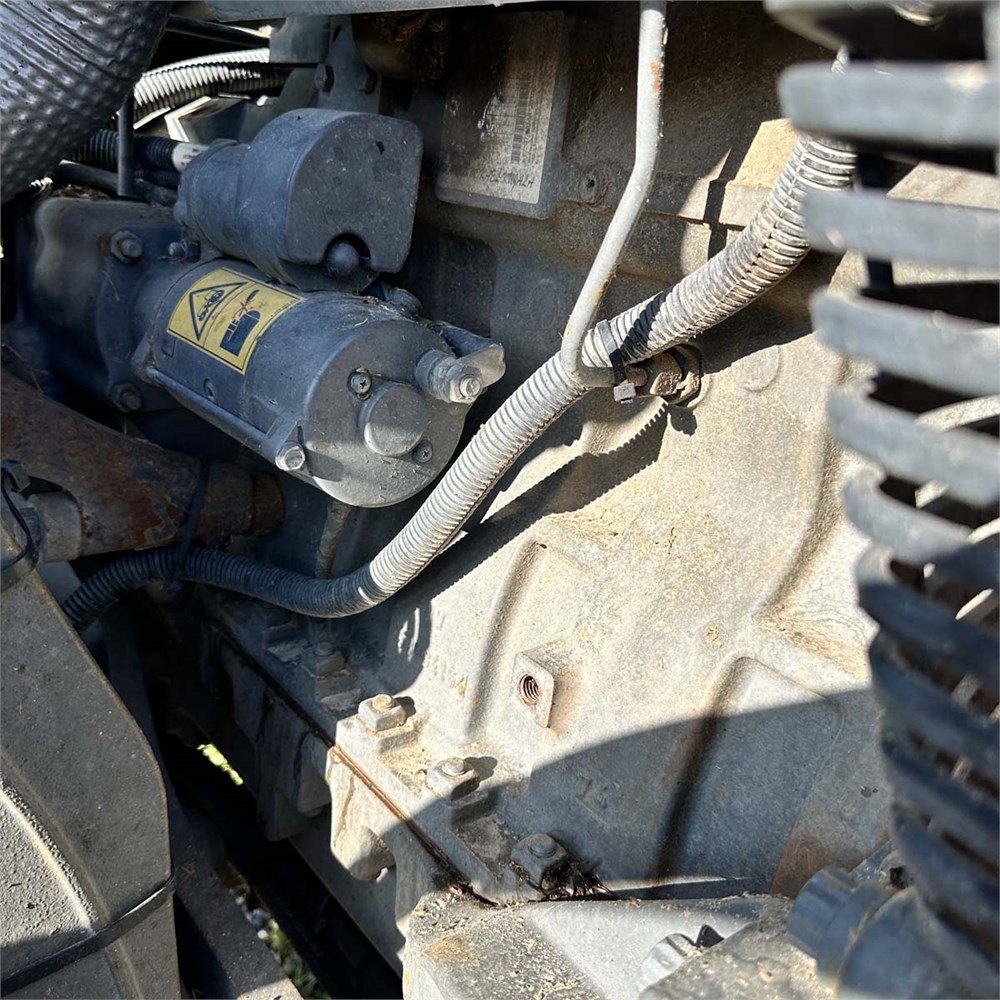 bb2d2590-2bf5-407b-bfca-030e708459df_largesize massey ferguson 6615 dyna 6 – 150 ch – 2014 – 5 390 h