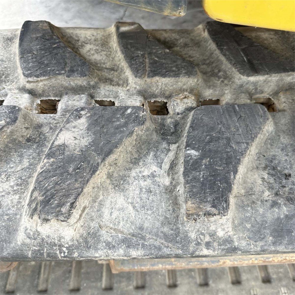 bb323216-024e-483f-8851-d25abf8d98ec_largesize komatsu pc88mr 8 8t8 5 250 h 2014