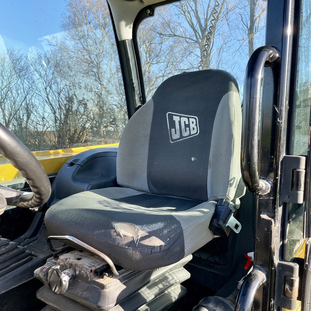 be89886e-0217-4750-928d-6f07cdf554b7_largesize jcb 531 70 – 7 m – 2 179 h – 2010