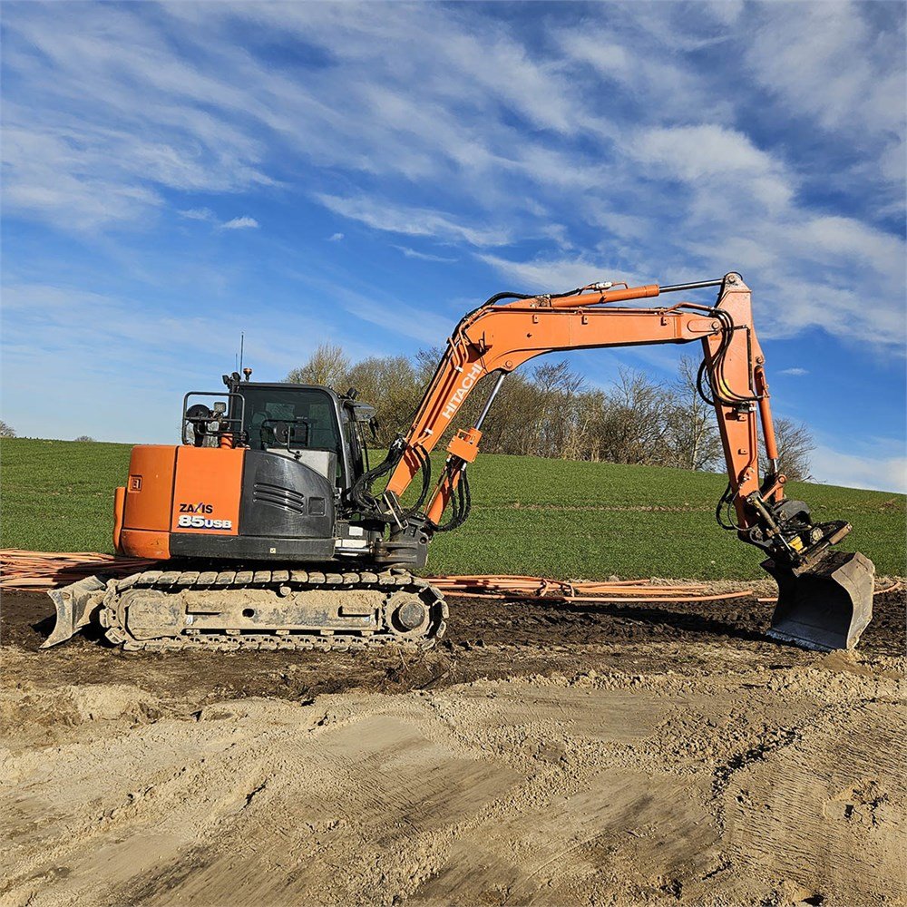 be9b6d6e-6661-47aa-9867-e7286d43fe00_largesize hitachi zx85usb 6 8t6 3 141 h 2020