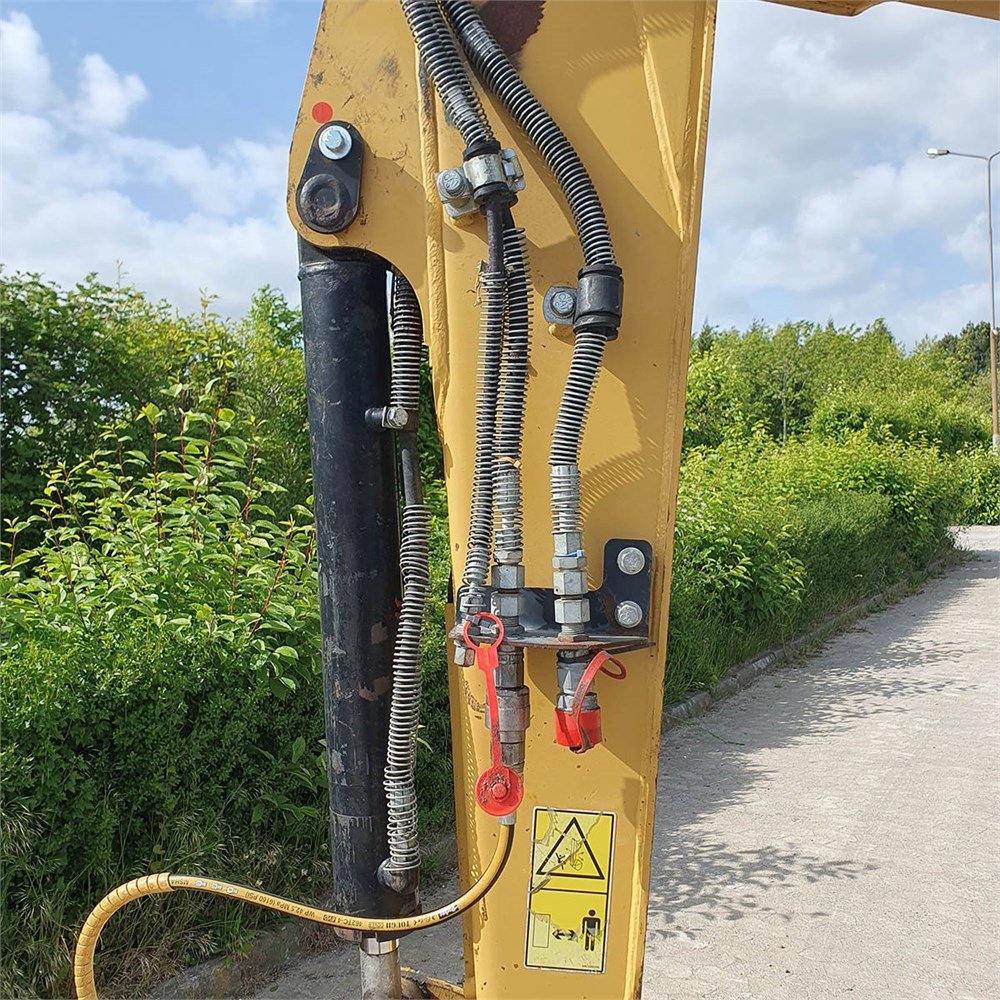 bec94c00-b617-4013-b626-6d9a2de5b760_largesize caterpillar 303.5 e cr 3t5 4 650 h 2012