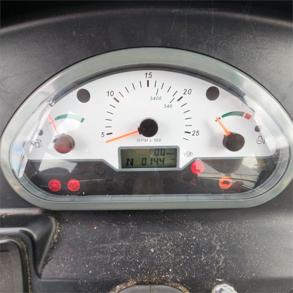 bf22e502-1933-443f-815e-510bedd4eef7_largesize massey ferguson 3625 – 69 ch – 2013 – 3 448 h