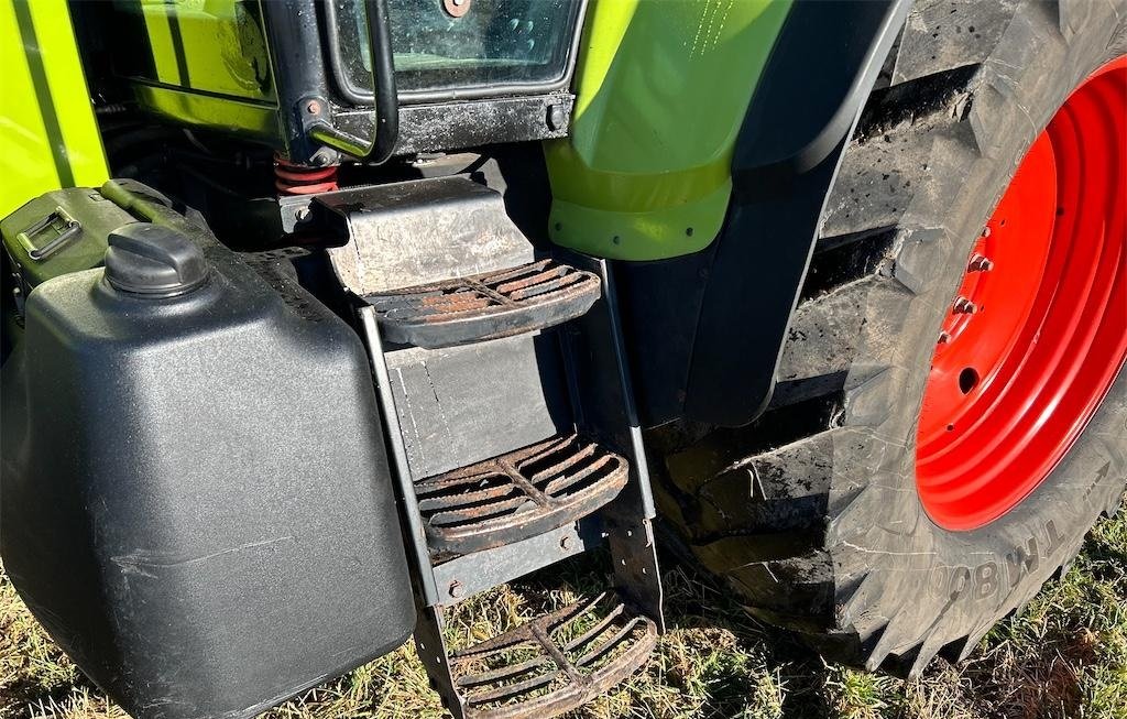 big_219962_2801836 claas 630c arion avec chargeur – 154 ch – 2011 – 6 199 h