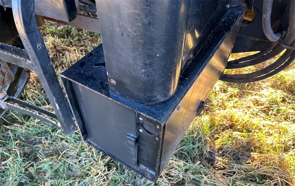 big_219962_2801864 claas 630c arion avec chargeur – 154 ch – 2011 – 6 199 h