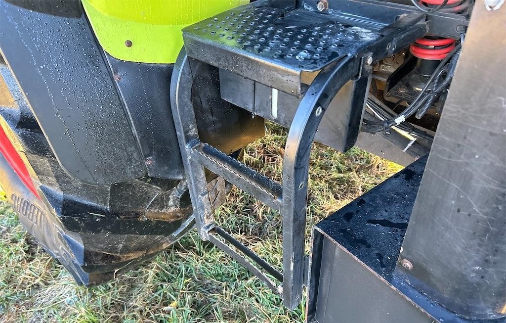 big_219962_2801867 claas 630c arion avec chargeur – 154 ch – 2011 – 6 199 h