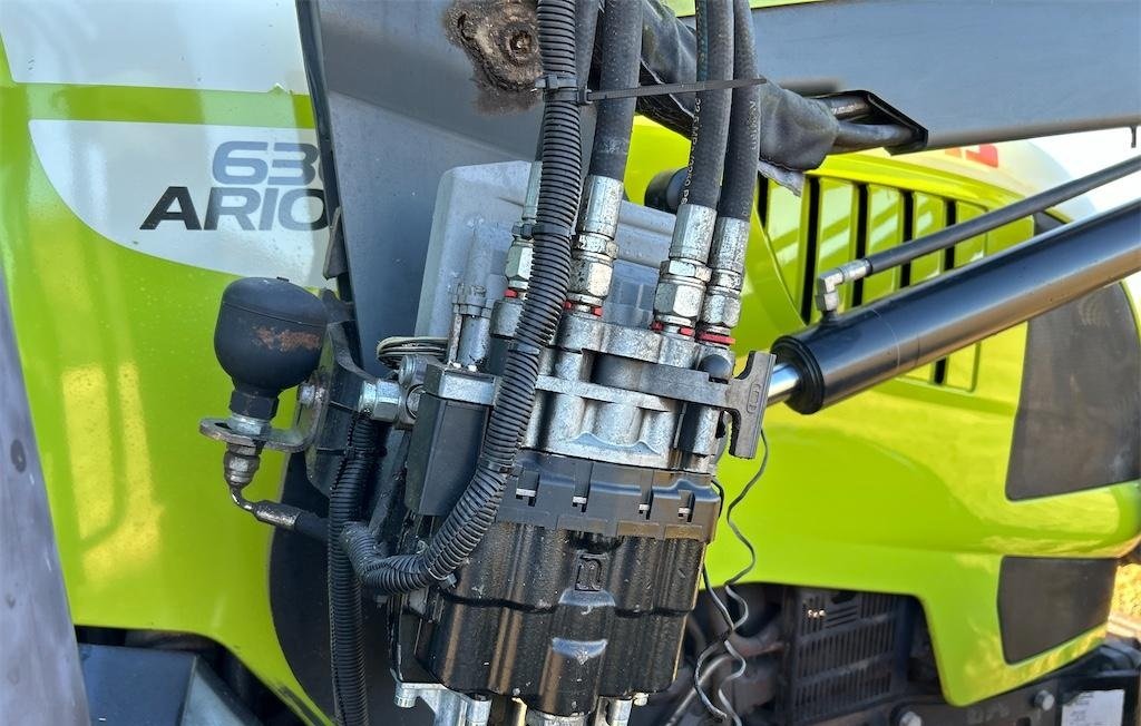 big_219962_2801868 claas 630c arion avec chargeur – 154 ch – 2011 – 6 199 h