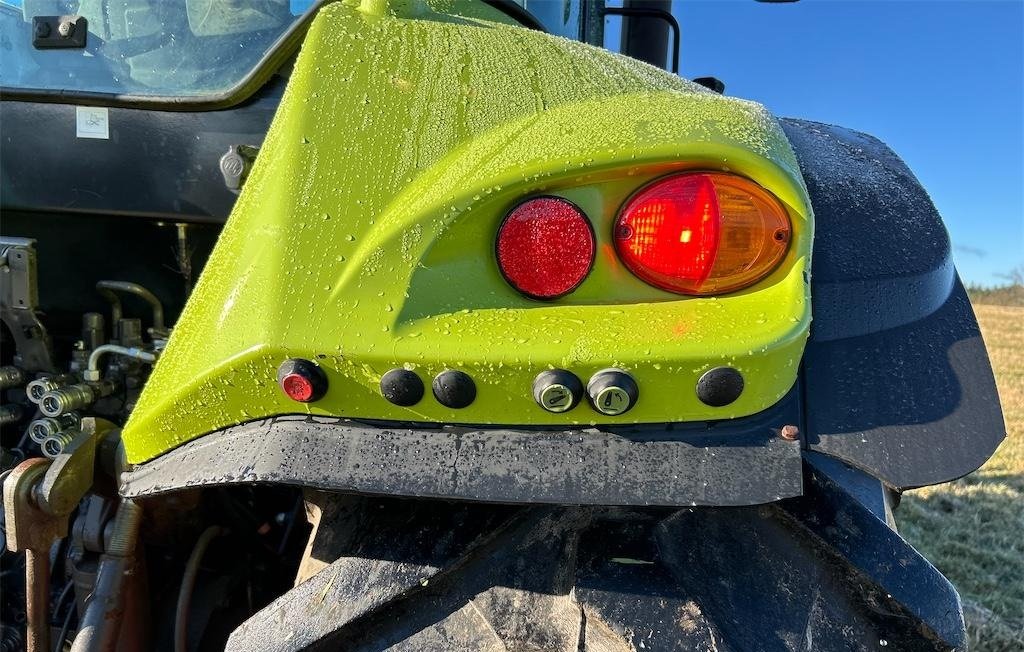 big_219962_2801872 claas 630c arion avec chargeur – 154 ch – 2011 – 6 199 h