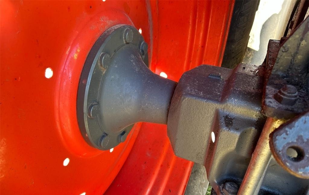 big_219962_2801880 claas 630c arion avec chargeur – 154 ch – 2011 – 6 199 h