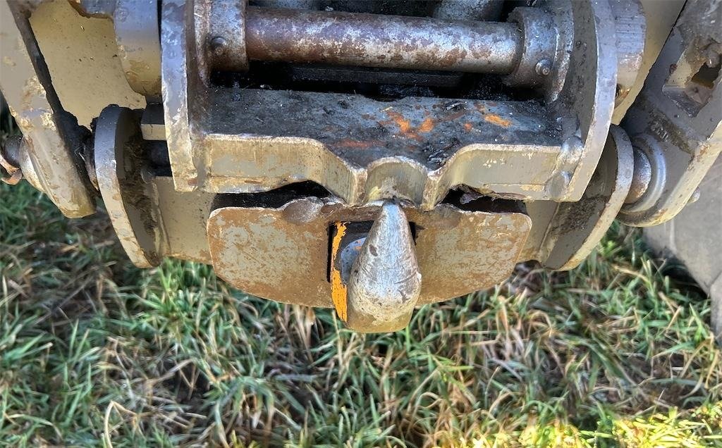 big_219962_2801885 claas 630c arion avec chargeur – 154 ch – 2011 – 6 199 h