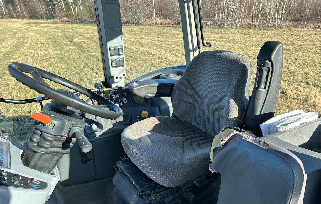 big_219962_2801886 claas 630c arion avec chargeur – 154 ch – 2011 – 6 199 h