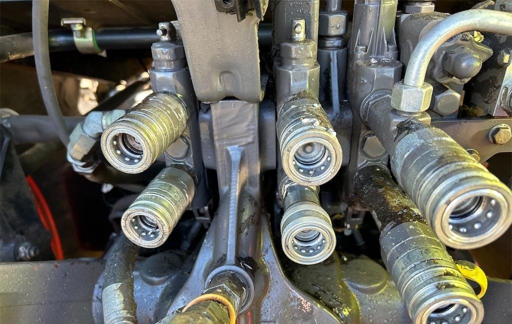 big_219962_2801887 claas 630c arion avec chargeur – 154 ch – 2011 – 6 199 h