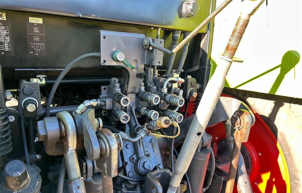 big_219962_2801888 claas 630c arion avec chargeur – 154 ch – 2011 – 6 199 h