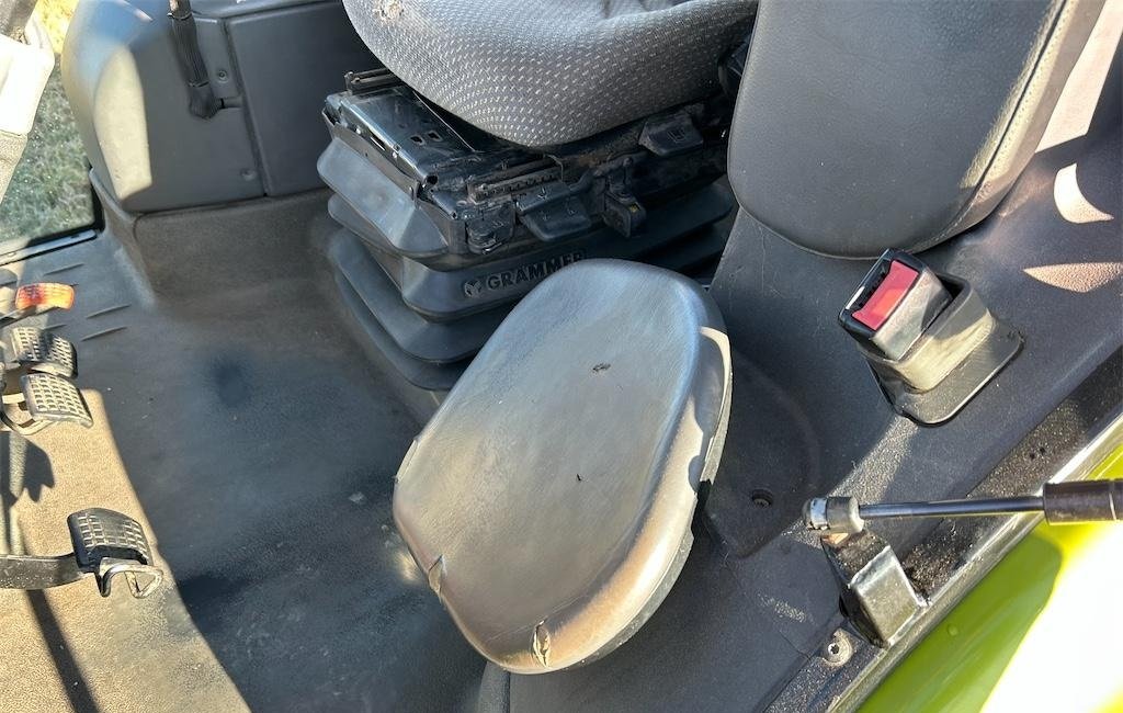 big_219962_2801890 claas 630c arion avec chargeur – 154 ch – 2011 – 6 199 h