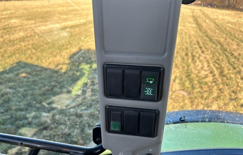 big_219962_2801894 claas 630c arion avec chargeur – 154 ch – 2011 – 6 199 h
