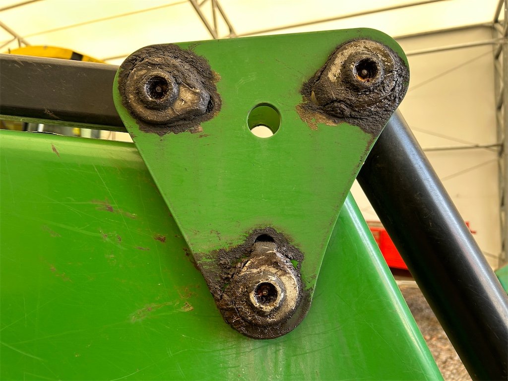 big_225801_2933274 john deere 6125r – 145 ch – 2013 – 5 398 h – chargeur trima +5.1p