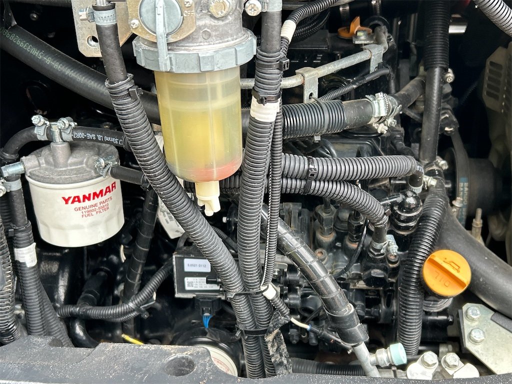 big_230913_3069944 yanmar vio57 6a 5t5 5 714 h 2016