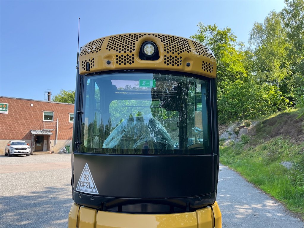 big_232013_3100713 caterpillar 301.8 – 2t – 50 h – 2024