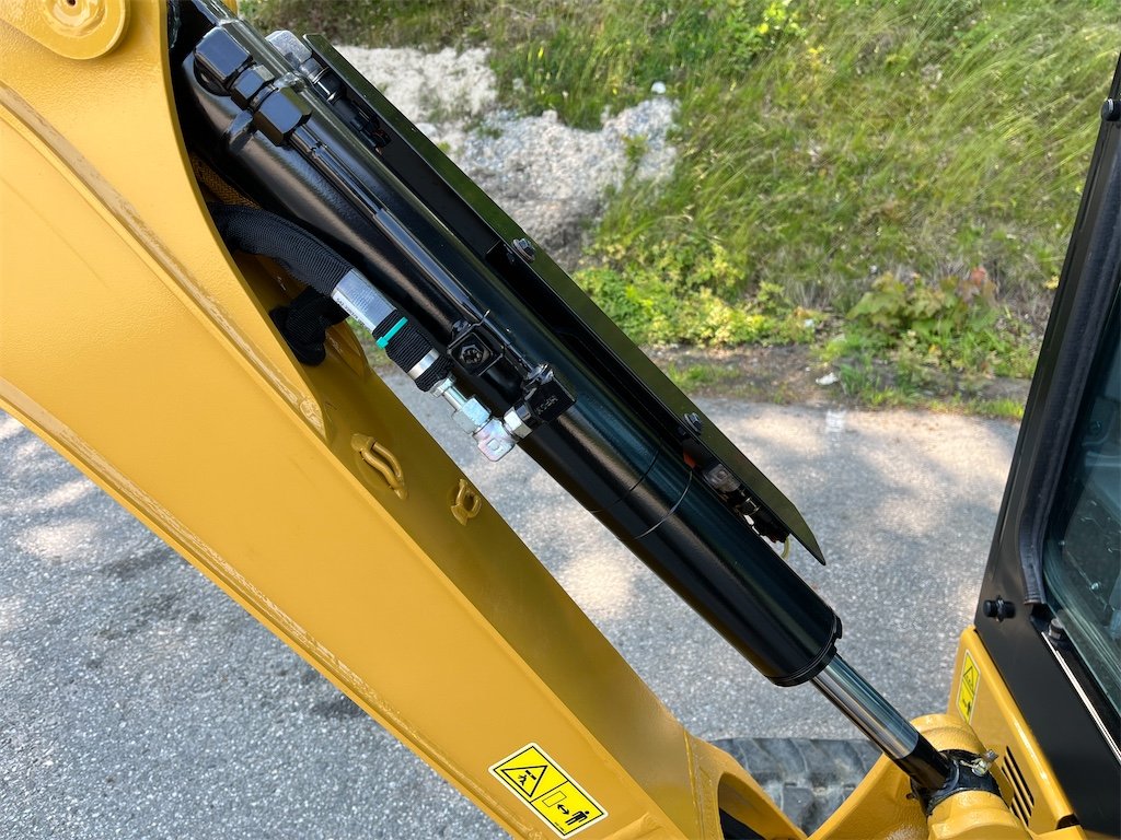 big_232013_3100721 caterpillar 301.8 – 2t – 50 h – 2024