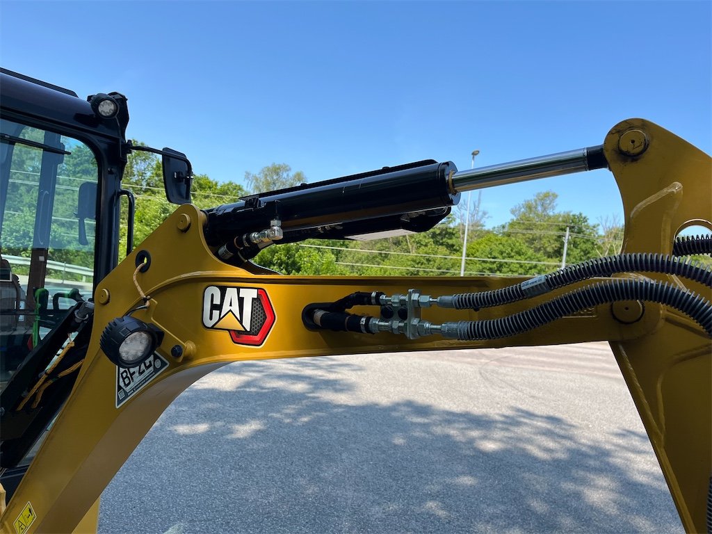 big_232013_3100730 caterpillar 301.8 – 2t – 50 h – 2024