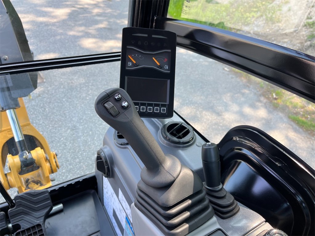 big_232013_3100745 caterpillar 301.8 – 2t – 50 h – 2024