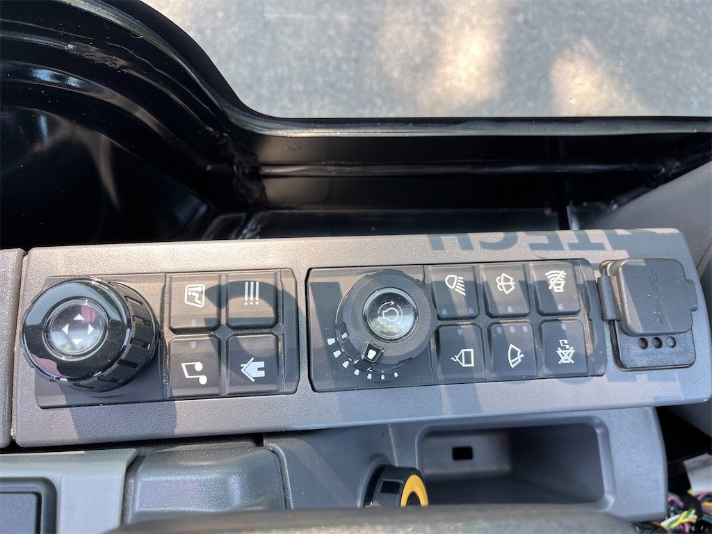 big_232013_3100746 caterpillar 301.8 – 2t – 50 h – 2024