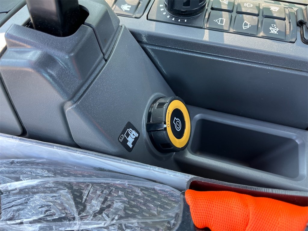 big_232013_3100749 caterpillar 301.8 – 2t – 50 h – 2024