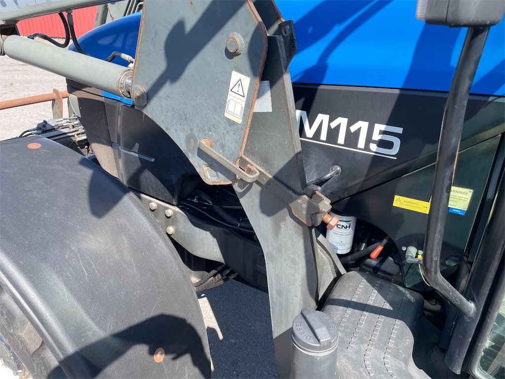 big_232271_3106890 new holland tm115 4wd 106 ch 10 328 h 2002
