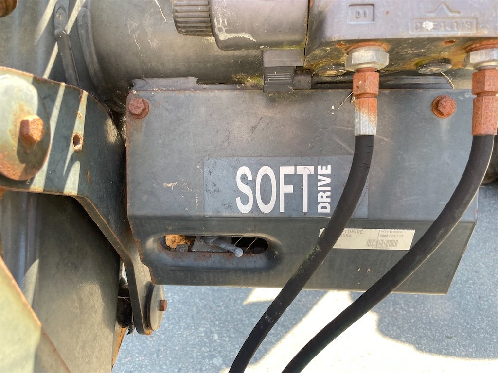 big_232271_3106899 new holland tm115 4wd 106 ch 10 328 h 2002