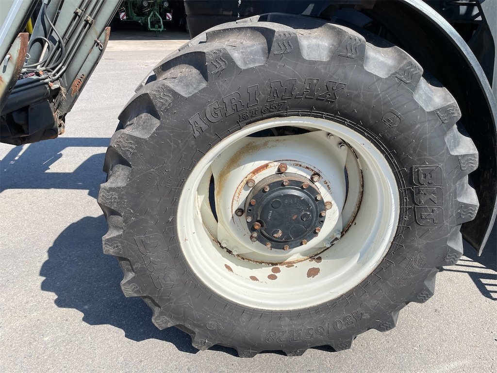 big_232271_3106904 new holland tm115 4wd 106 ch 10 328 h 2002