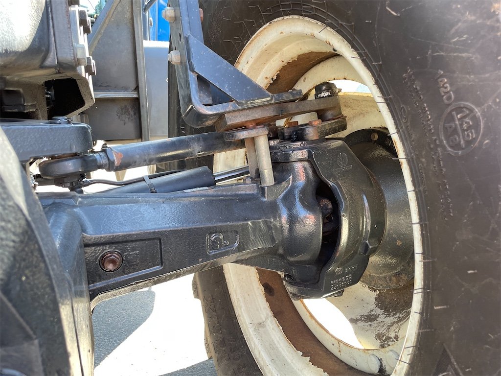 big_232271_3106906 new holland tm115 4wd 106 ch 10 328 h 2002