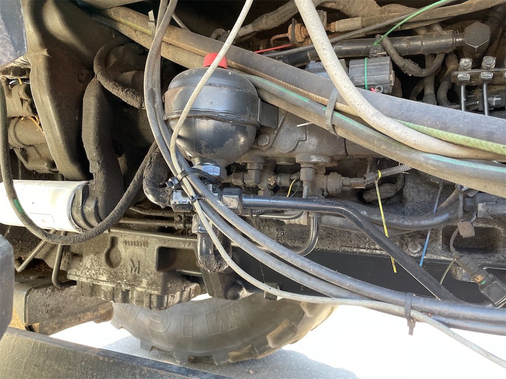 big_232271_3106918 new holland tm115 4wd 106 ch 10 328 h 2002