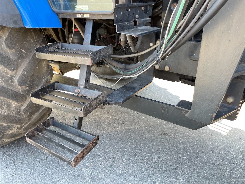 big_232271_3106919 new holland tm115 4wd 106 ch 10 328 h 2002