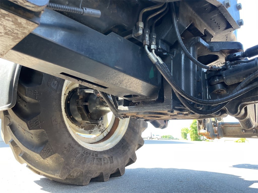 big_232271_3106921 new holland tm115 4wd 106 ch 10 328 h 2002