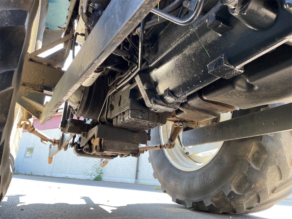 big_232271_3106922 new holland tm115 4wd 106 ch 10 328 h 2002