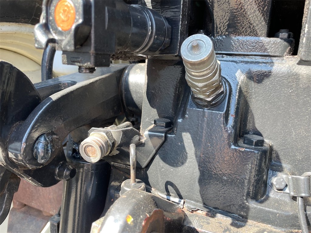 big_232271_3106930 new holland tm115 4wd 106 ch 10 328 h 2002