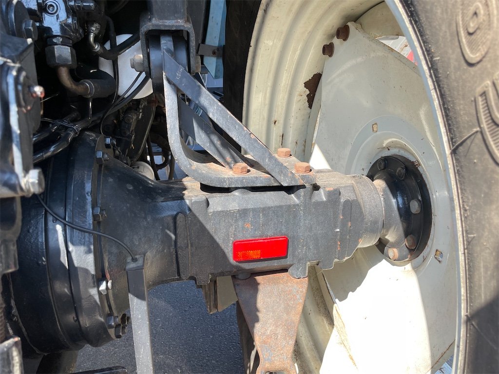 big_232271_3106938 new holland tm115 4wd 106 ch 10 328 h 2002