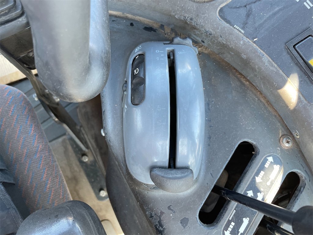 big_232271_3106949 new holland tm115 4wd 106 ch 10 328 h 2002