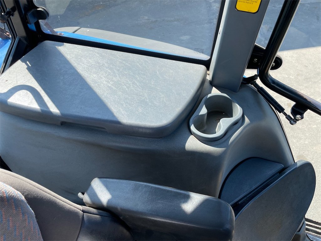 big_232271_3106958 new holland tm115 4wd 106 ch 10 328 h 2002