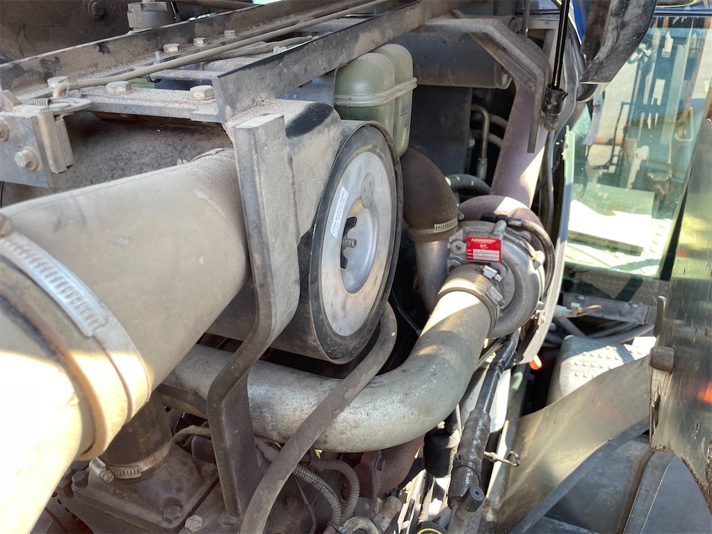 big_232271_3106962 new holland tm115 4wd 106 ch 10 328 h 2002