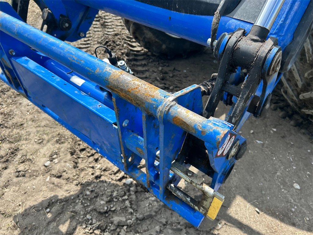 big_232848_3121588 new holland ts 100a 4wd 101 ch 1 316 h 2005