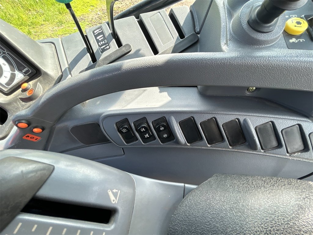 big_232848_3121682 new holland ts 100a 4wd 101 ch 1 316 h 2005