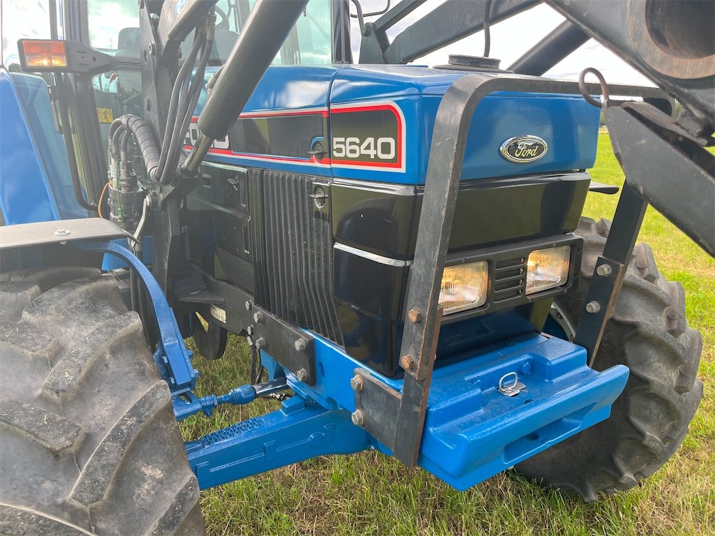 big_237056_3242841 ford 5640 4wd sle + chargeur – 65,5 kw (55 ch) – 6 553 h – 1992